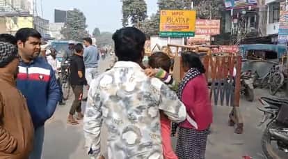 Kanpur Kalyanpur Panki Road police outpost turned into a battleground  women hurled shoes and slippers