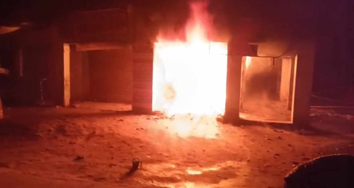 samastipur cosmetic shop fire muskaan shringar store hathodi lakhon loss