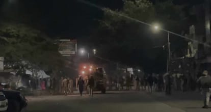 चौमू में सांप्रदायिक तनाव:धार्मिक स्थल से पत्थर हटाने पर भड़का विवाद, पुलिस  पर पथराव और इंटरनेट बंद - Chaumoo Communal Tension: Jaipur Chaumoo Bus  Stand Turned Into Police ...