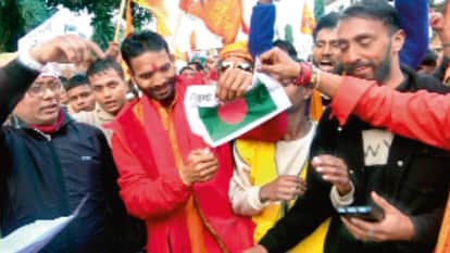 Anger spread to Nepal over Hindu persecution in Bangladesh, saints protest