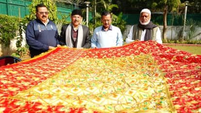 Arvind Kejriwal sent holy sheet to Ajmer Sharif Dargah