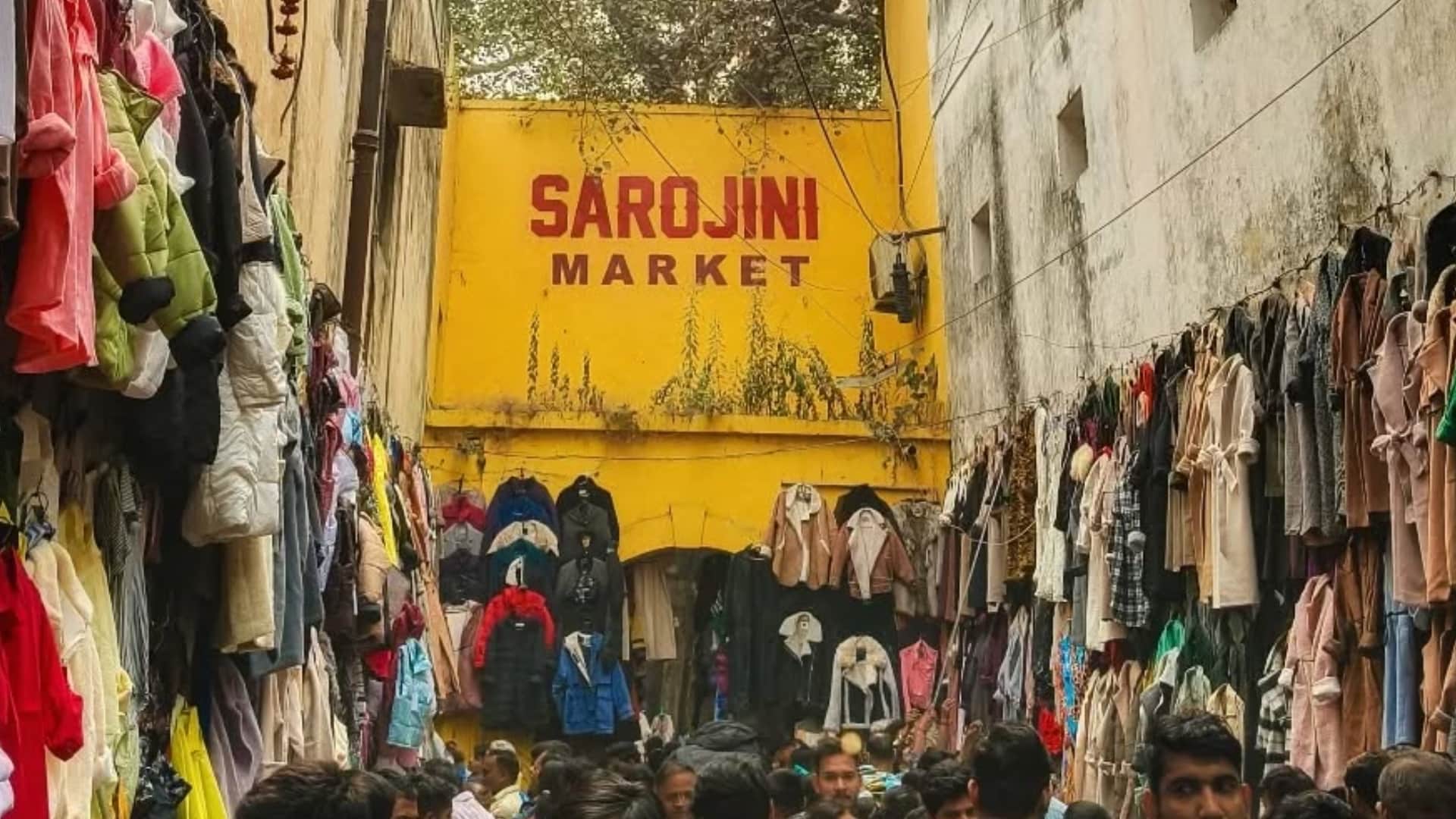 sarojini nagar market deals sarojini nagar mein itne saste kapde kyon milte hain