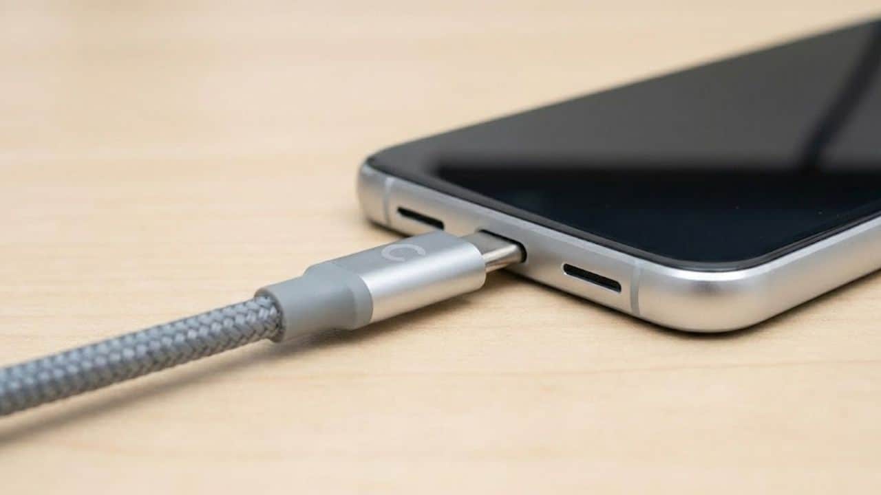 What Does the 'C' in USB Type-C Mean Users Don't Know the Meaning and Hidden Benefits of This Charger