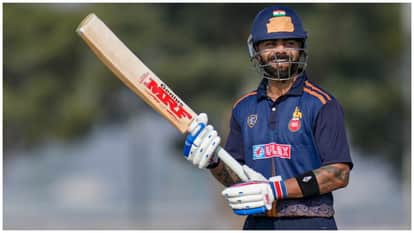 Virat Kohli hits rapid 77 runs in Bengaluru Delhi vs Gujarat after Rohit Sharma golden duck in Jaipur