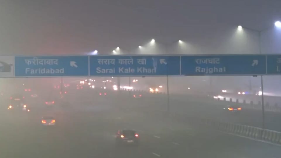 A layer of smog is covering Delhi