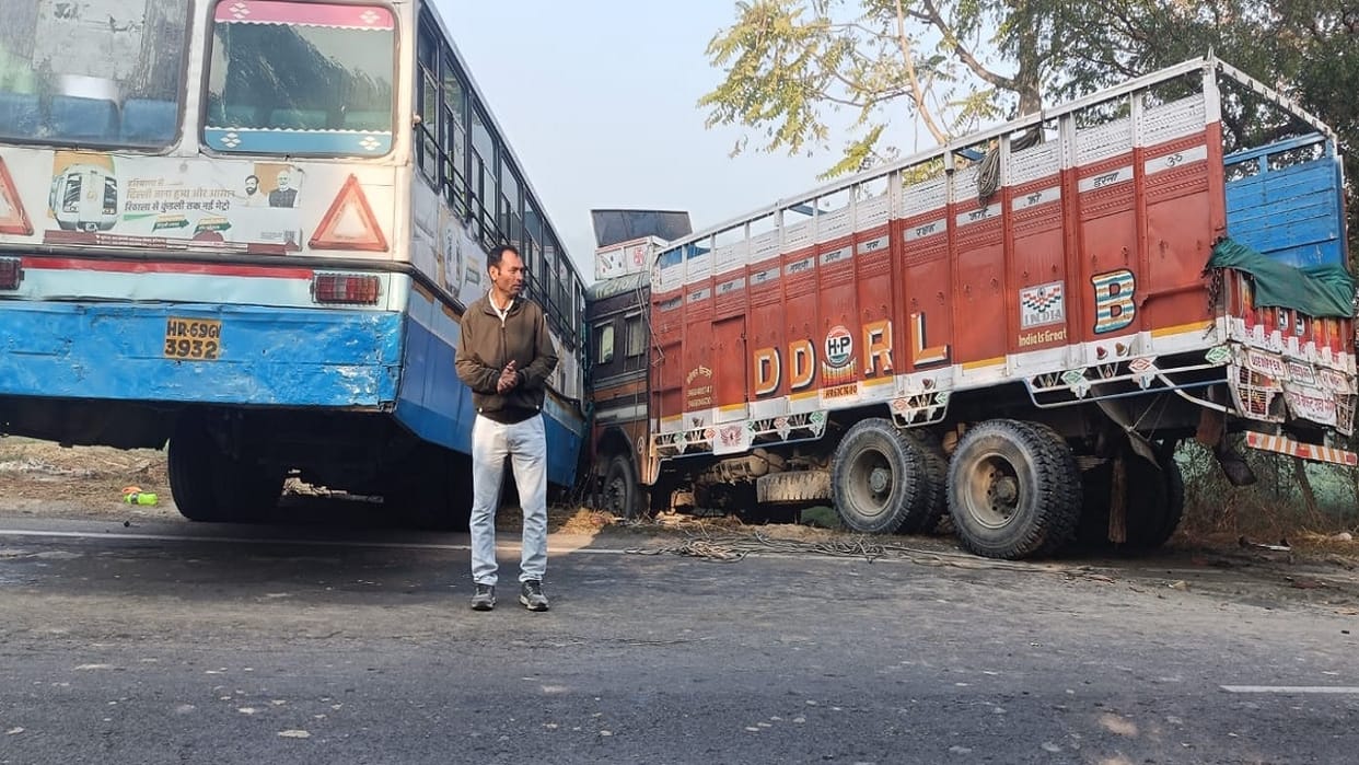 Dense fog causes major road accident on Jind-Kaithal road: School bus, state transport bus, and truck collide