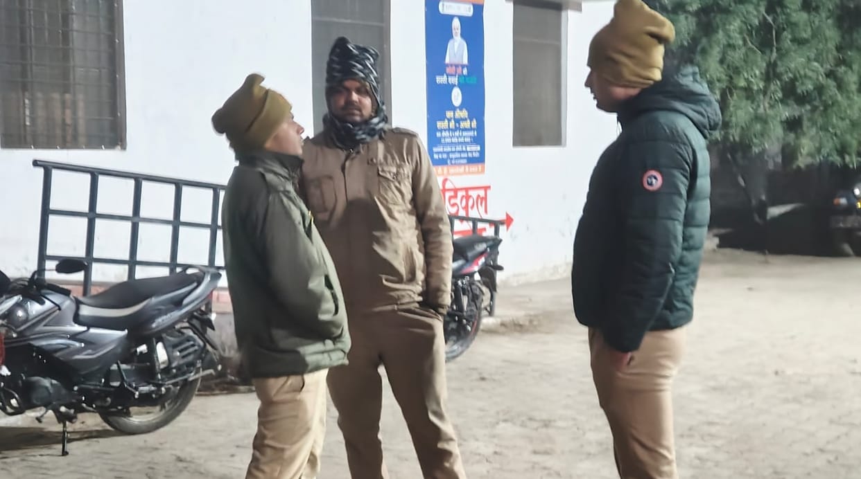 Kanpur Bloody clash at Agricultural University Guard shoots colleague in minor dispute accused wanted