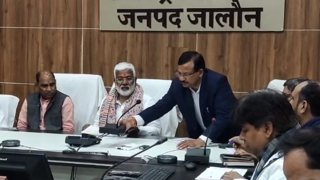 Water Resources Minister Swatantra Dev Singh arrived in Orai inaugurated a library reviewed development works
