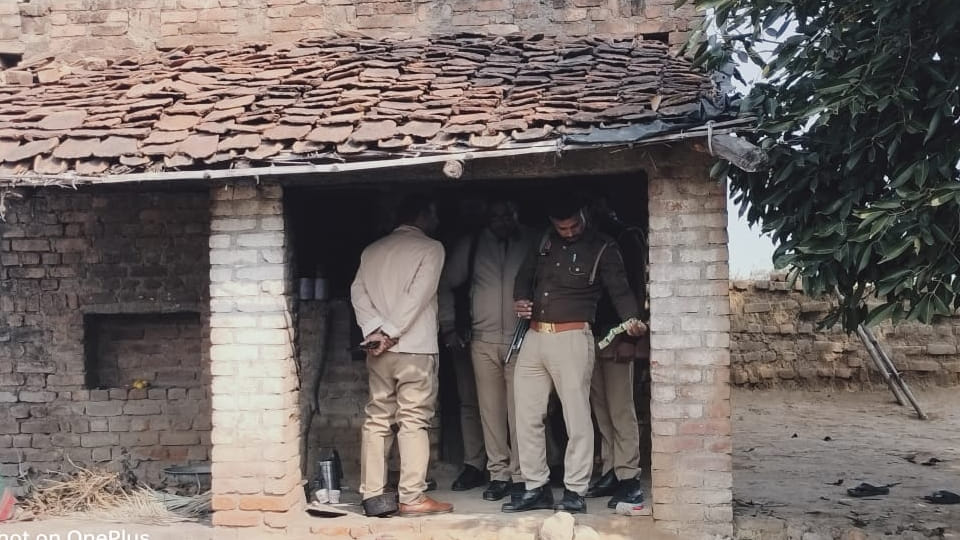 Mahoba: farmer sleeping in his house on his farm was brutally murdered with bricks and stones