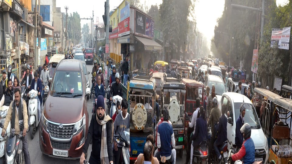 Traffic jam in Aligarh city