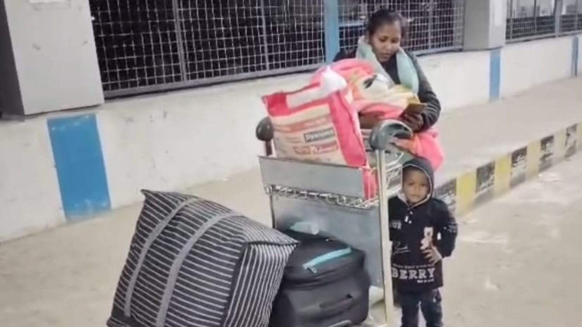 परेशान यात्री