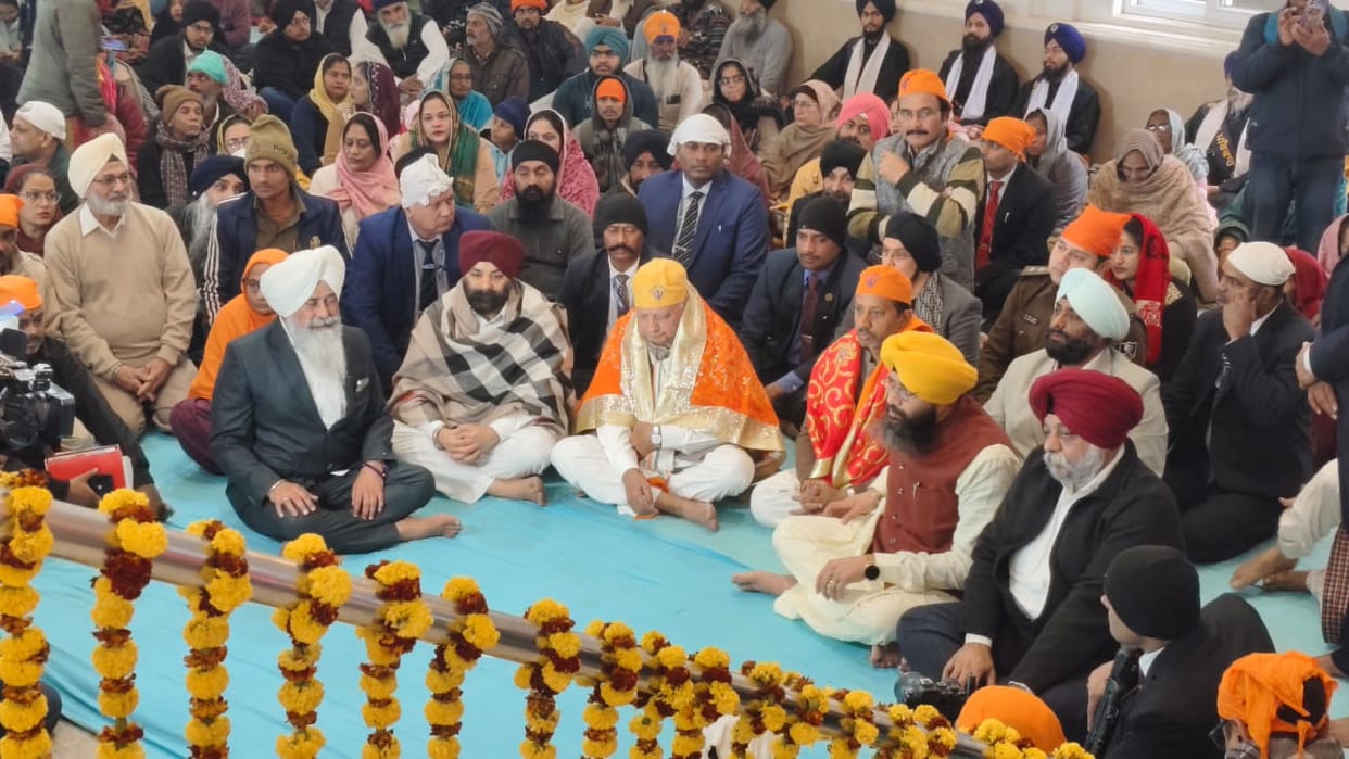 Bihar Governor paid his respects at the Gurudwara On the occasion of Guru Gobind Singh Ji's birth anniversary