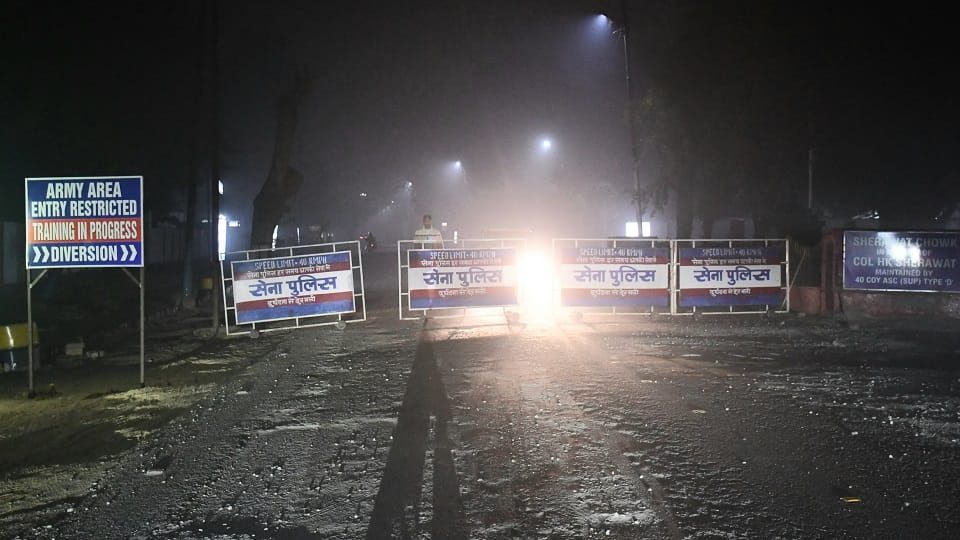 Meerut: Army closed the road from Tank intersection to Mall Road, traffic jam increased in Begumpul