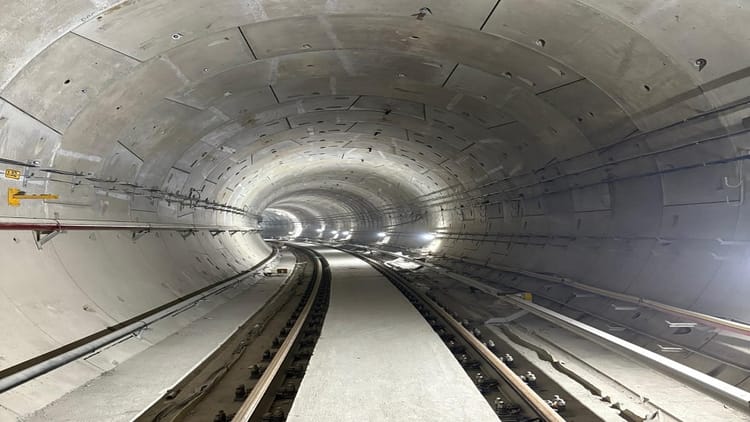 Agra Metro: जमीन के नीचे दोड़गी मेट्रो...आगरा कॉलेज पर बनेगा जंक्शन, तेजी से शुरू हुआ काम