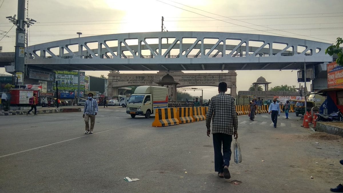 Lucknow: Work on the second phase of the underpass has begun; traffic arrangements at Awadh Chauraha.