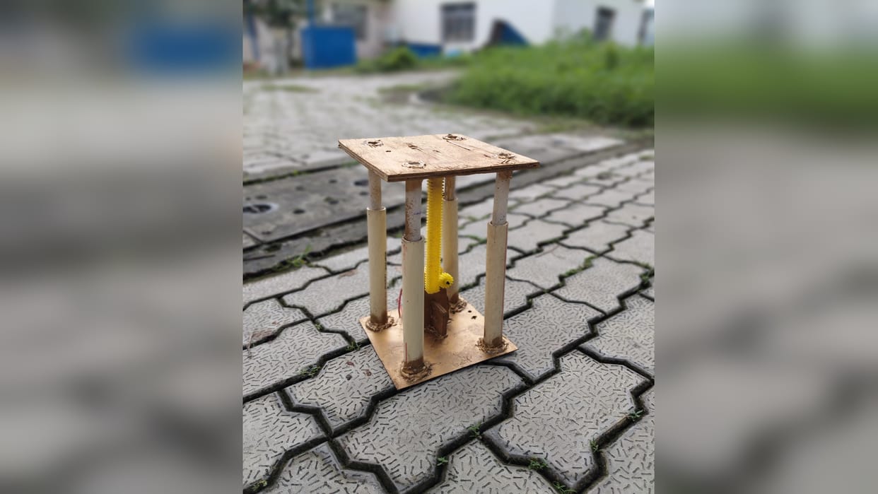 Electricity will be generated by walking on the floor, MNNIT students have prepared regenerative energy tiles.