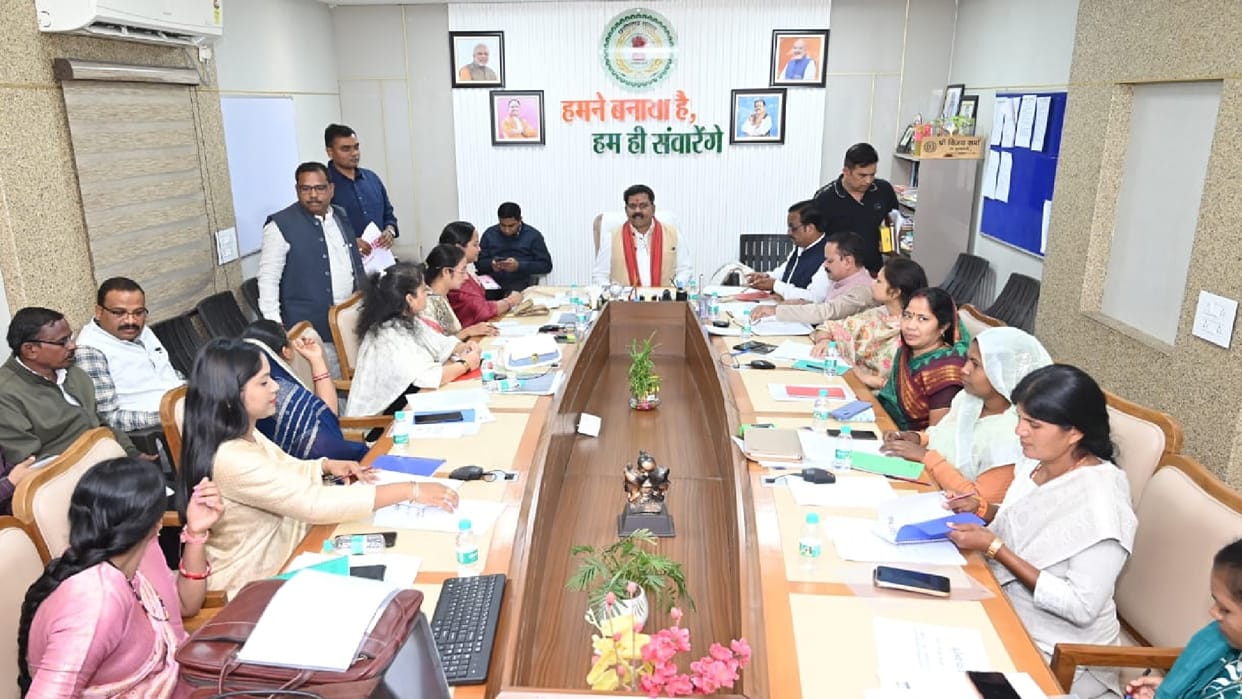 District Panchayat president meet Deputy CM Vijay Sharma, demand increased allowances and facilities in CG