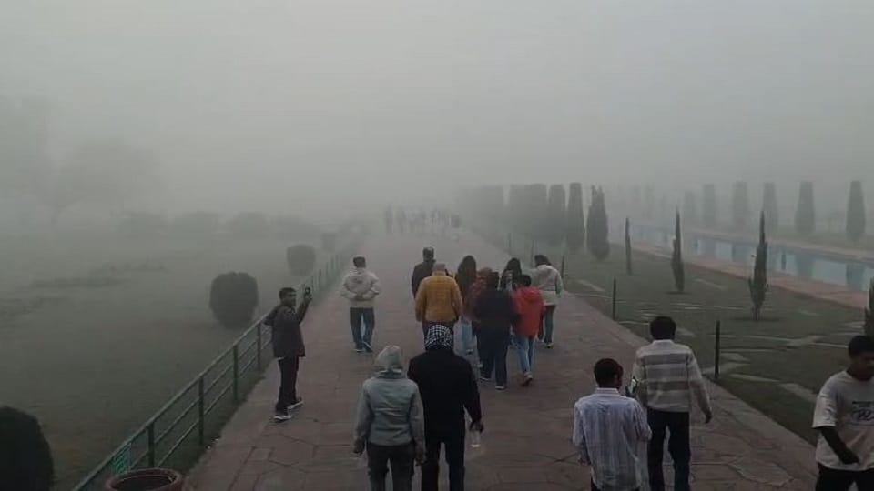 tajmahal disappeared from fog and Temperature will fall for three more days