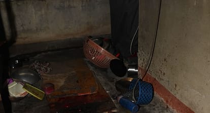Kanpur Man brutally murders wife by disfiguring her face locks the house and flees