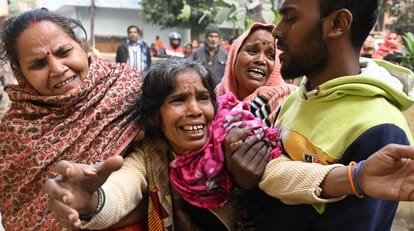 Kanpur Man brutally murders wife by disfiguring her face locks the house and flees