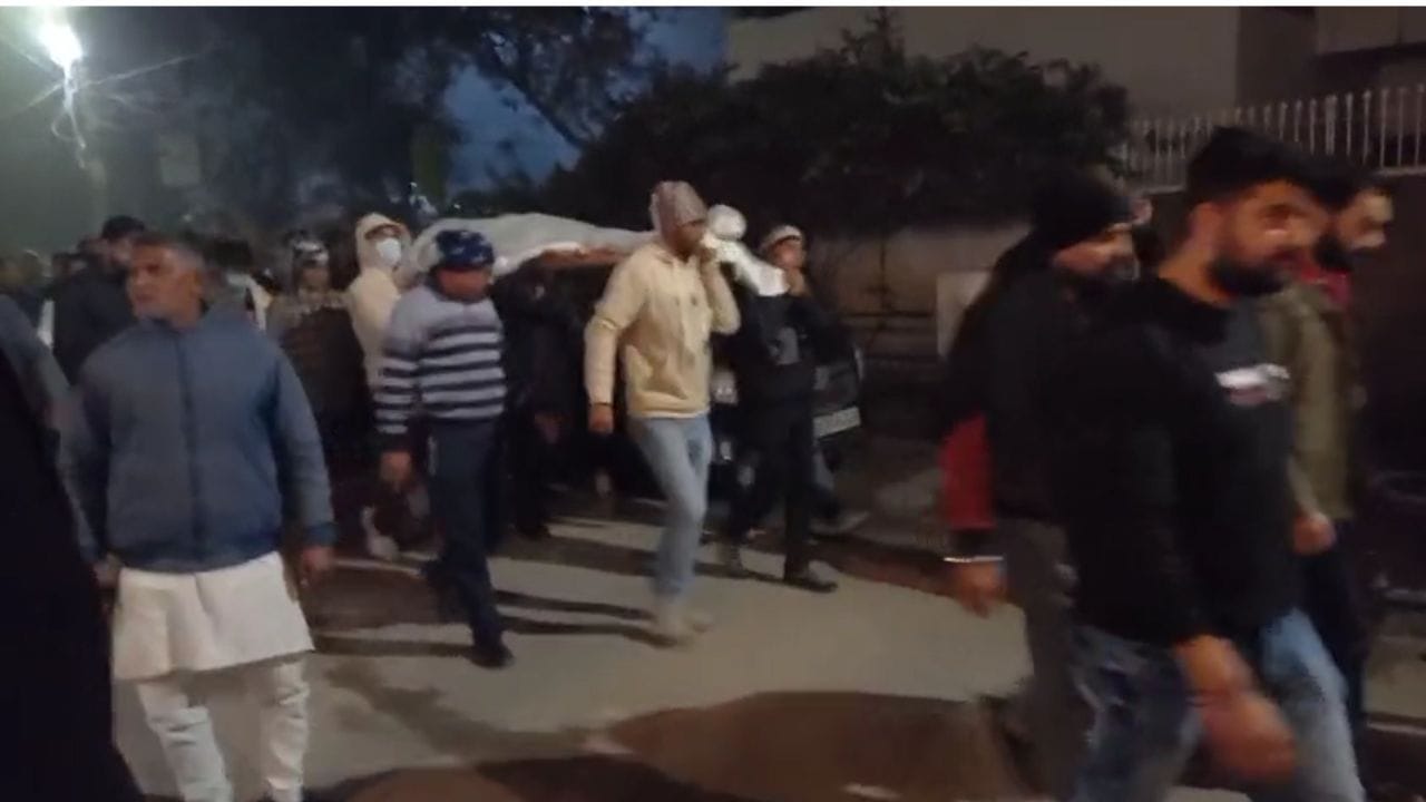 Last rites of gangster Vinay Tyagi took against more than 52 serious cases registered full details