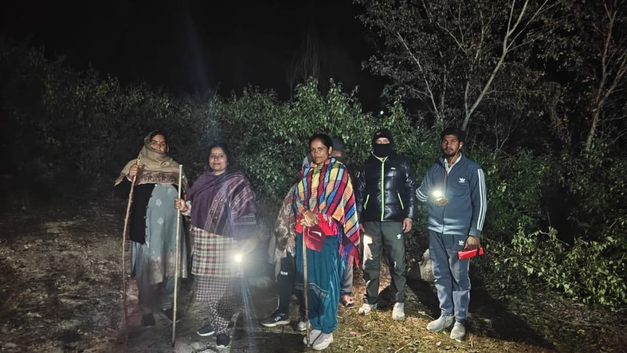 Bilaspur As soon as 9 PM strikes a group of women sets out to catch the drug mafia