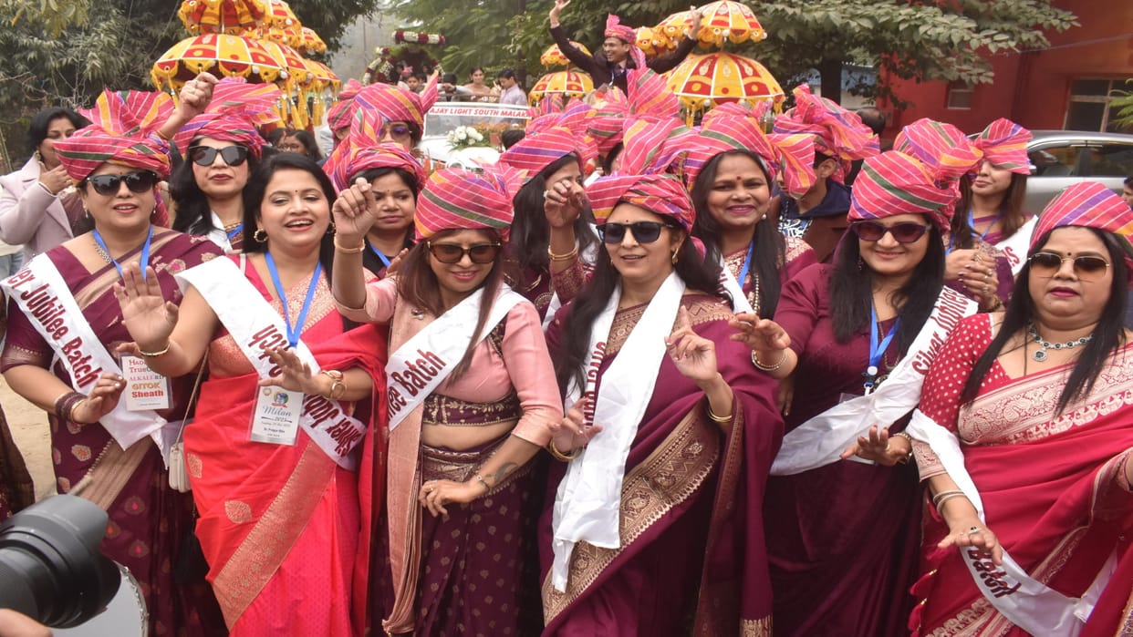 wedding procession started with bands, camels and horses, the doctors of the 40th batch of Silver Jubilee