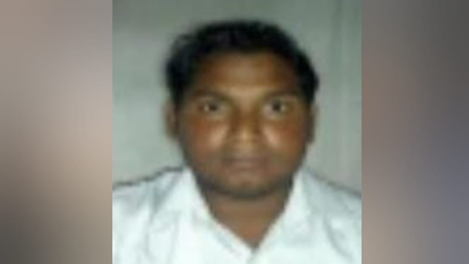 Uncontrolled car crashed into a tree four people killed including two brothers In Saharanpur