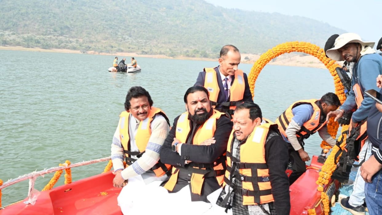 Bihar: Deputy Chief Minister Samrat Choudhary inaugurated boating at Khargpur Lake.
