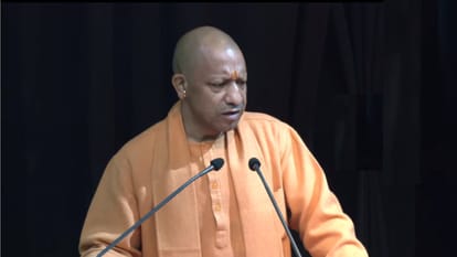 UP: अशोक लीलैंड फैक्ट्री के ईवी प्लांट का उद्धाटन करेंगे सीएम योगी व रक्षामंत्री राजनाथ सिंह Defence Minister Rajnath Singh, CM Yogi Adityanath inaugurates Ashok Leyland’s EV plant in Lucknow.