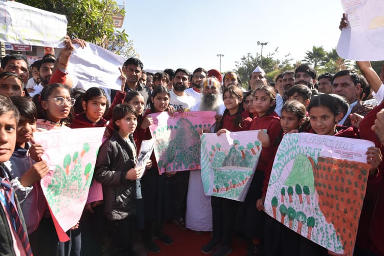 अरावली पर घमासान: सरकार का ऐलान; अवैध खनन पर आज से 20 जिलों में अभियान, इधर कांग्रेस का आंदोलन हुआ और  तेज