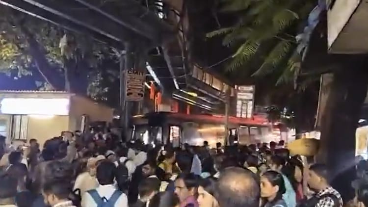 Maharashtra: मुंबई के भांडुप में भीषण सड़क हादसा, BEST बस ने कई लोगों को कुचला; चार की मौत, 9 घायल