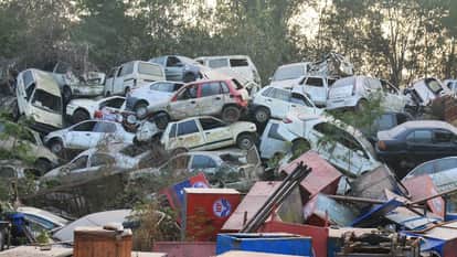 cars piled up at Chandigarh municipal corporation store