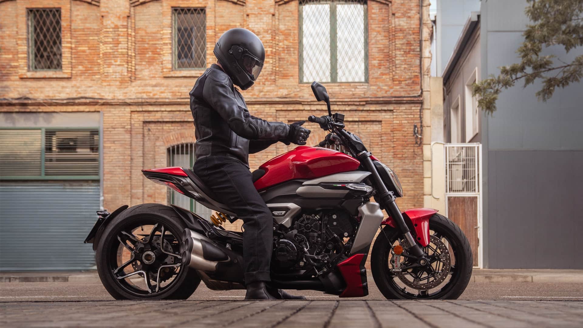 Ducati XDiavel V4 Motorcycle Launched in India Know Price Features Specifications