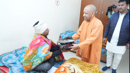 CM Yogi inspects two night shelters in Gorakhpur; UP releases budget for blankets and other supplies