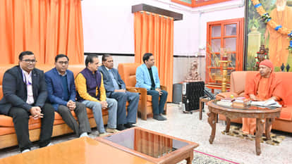 The new president and secretary of IMA met CM Yogi and gave information about the schemes.