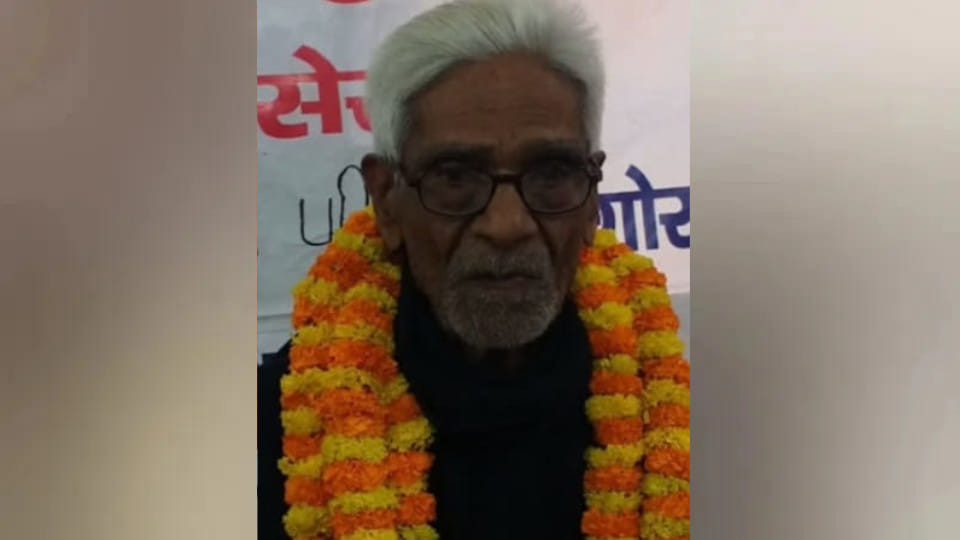 In Gorakhpur, 108-year-old KL Gupta becomes president of the NE Railway Workers'. news in hindi.