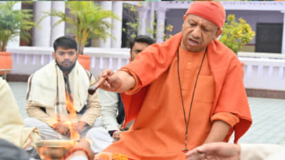 CM Yogi performed puja at Gorakhnath temple, performed Rudrabhishek and havan.