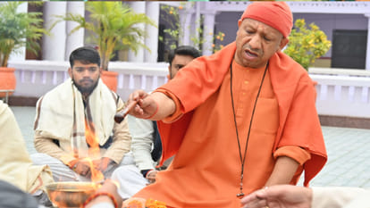 CM Yogi performed puja at Gorakhnath temple, performed Rudrabhishek and havan.