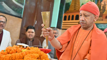 CM Yogi performed puja at Gorakhnath temple, performed Rudrabhishek and havan.