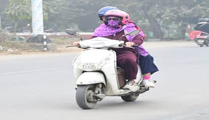 Due to the fog, vehicles were driving on the road with their lights on during the day in haldwani