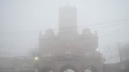 West UP Weather Update: New Year Begins with Severe Cold, Dense Fog and Chances of Drizzle