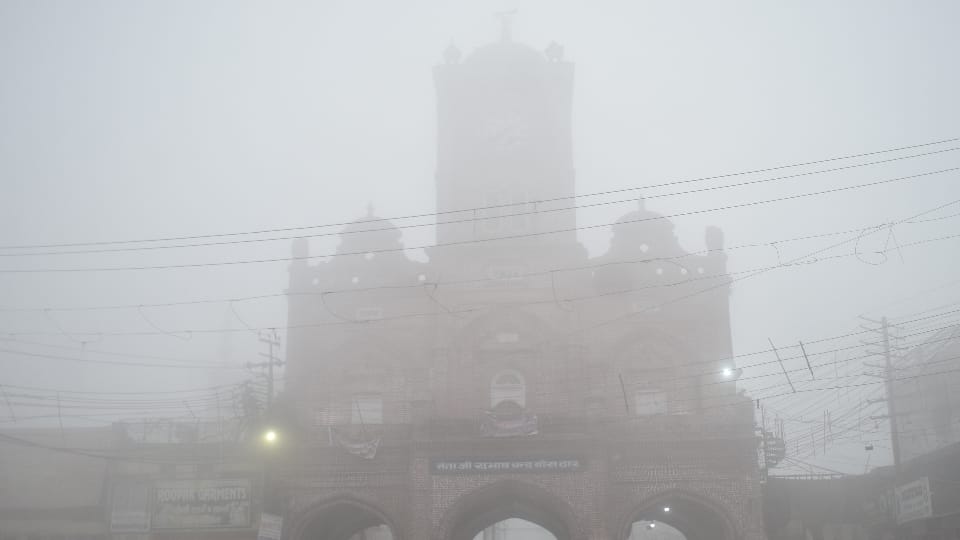 West UP Weather Update: New Year Begins with Severe Cold, Dense Fog and Chances of Drizzle