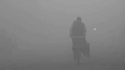 Uttar Pradesh: Severe cold wave affects the state, all schools from classes 1 to 12 closed until January 1; CM