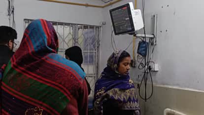 Bihar: An 18 year-old girl attempted suicide after an argument with her brother in Purnea her condition is cri