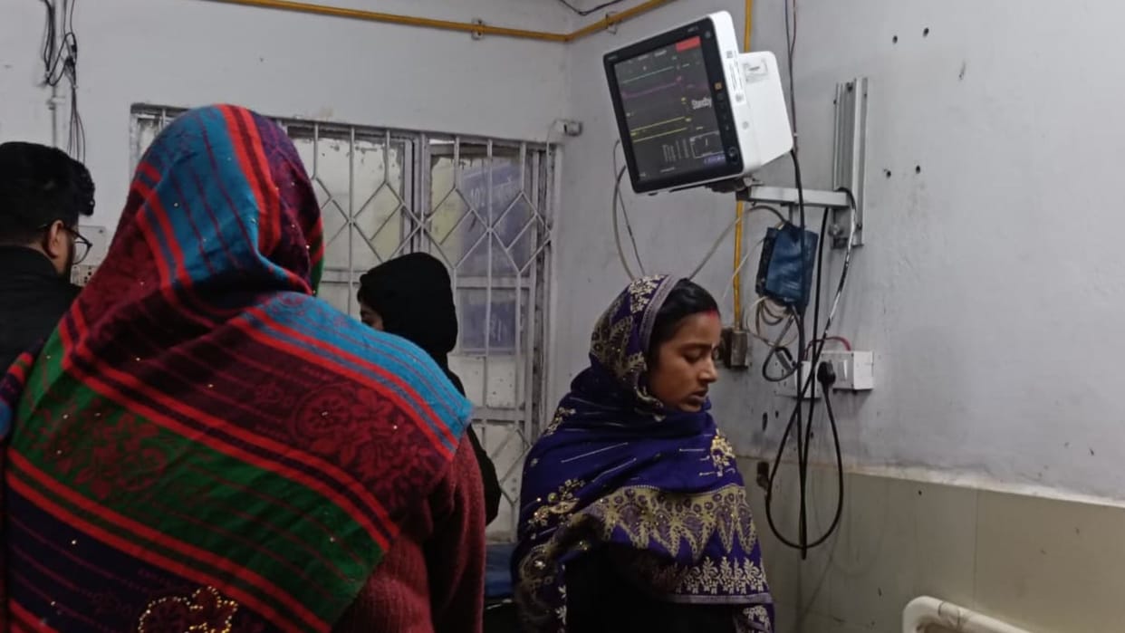Bihar: An 18 year-old girl attempted suicide after an argument with her brother in Purnea her condition is cri