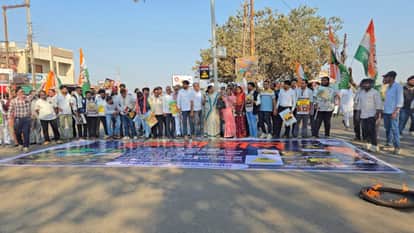 Congress demonstrated against the government in Balod
