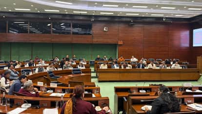 Parliamentary panel discusses MGNREGA shortcomings adopt VB G RAM G Act demand opposition recommendation rules