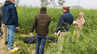dead body of teenage girl found in a mustard field murder suspected in Budaun