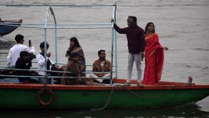 Unsafe boat journeys on Ganga ghat and boat owners charging exorbitant fares in Varanasi